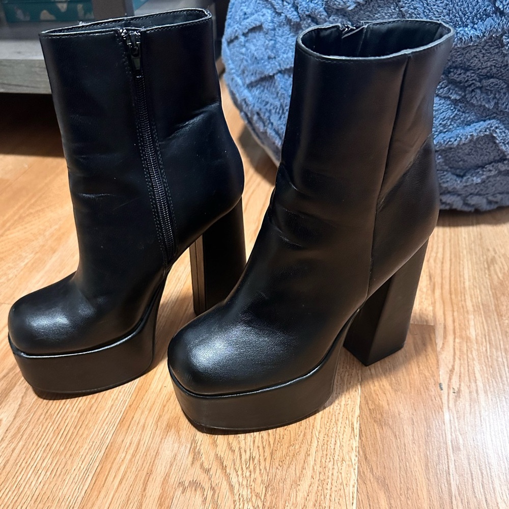 Platform Boots - Picture 2 of 3